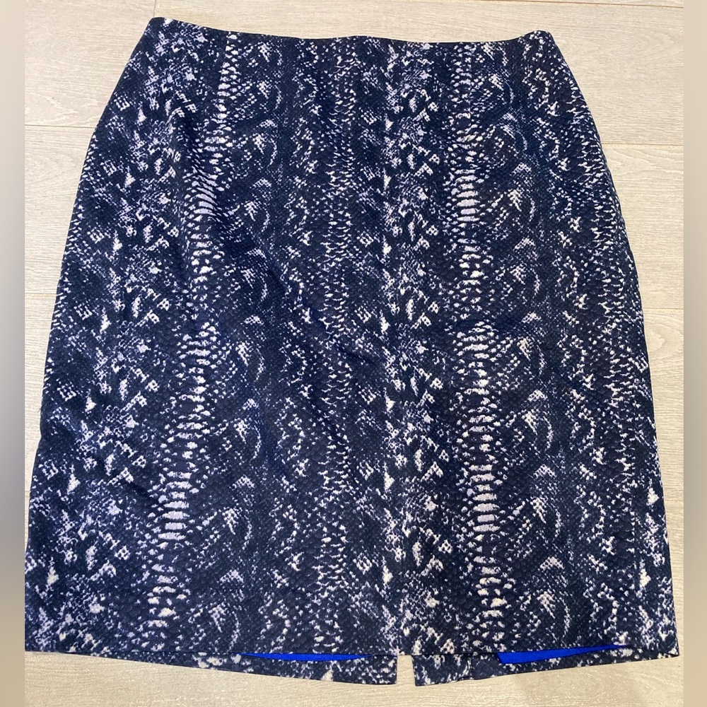 TAHARI blue skirt US 6